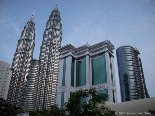 Kuala Lumpur twin tower and other buildings